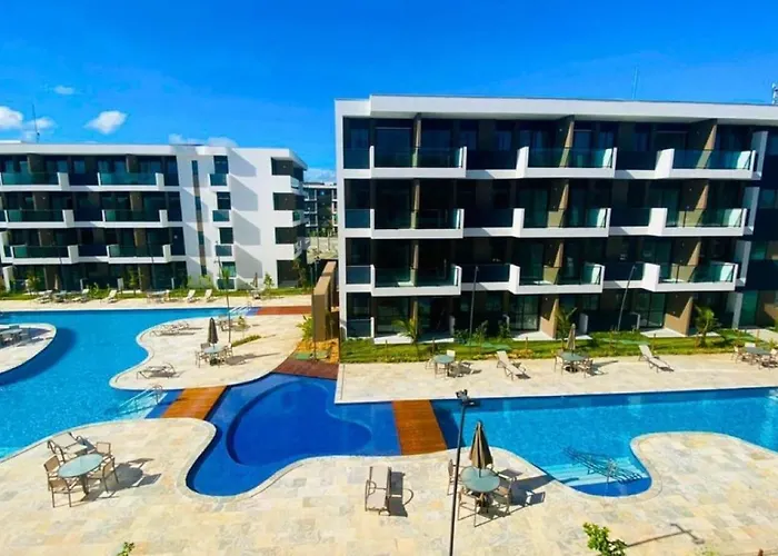 Resort em Porto de Galinhas- Flat Térreo Frente Piscinas- Muro Alto-B18